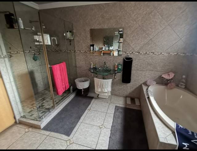 4 BEDROOM HOUSE FOR SALE IN VANDERBIJLPARK SE 2